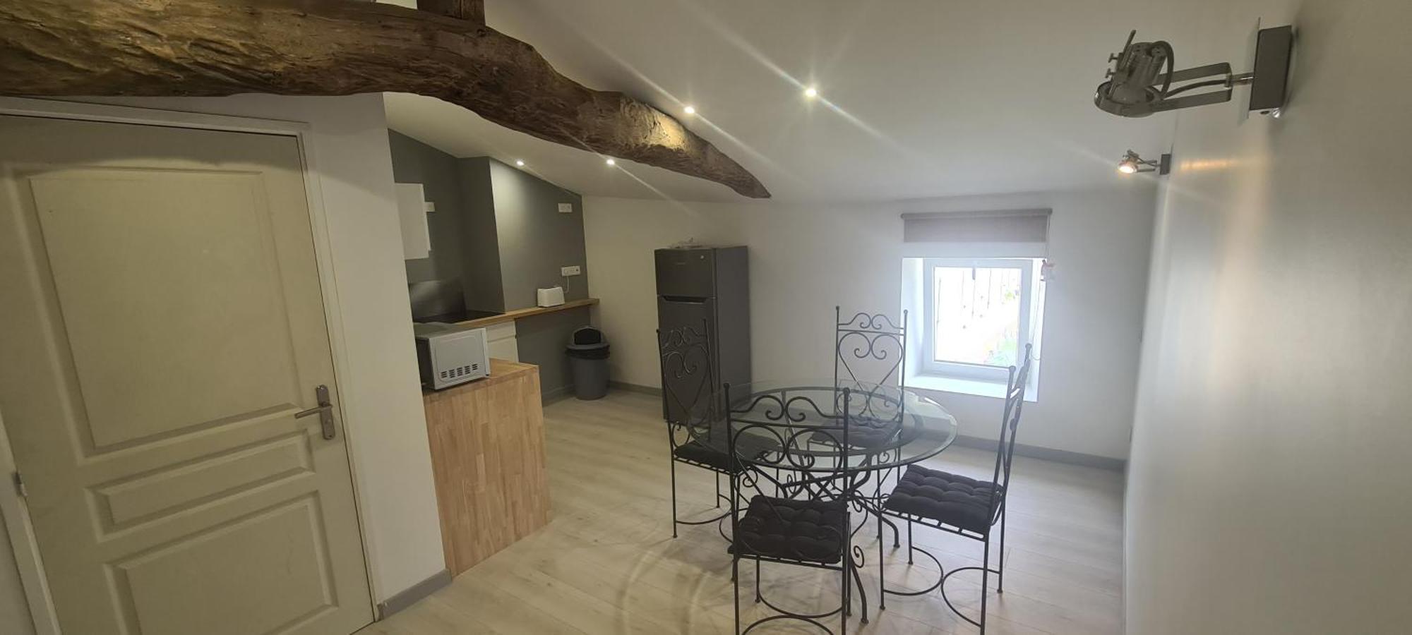 Gites De 2 A 11 Personnes Au Domaine D'Usson Echebrune Экстерьер фото